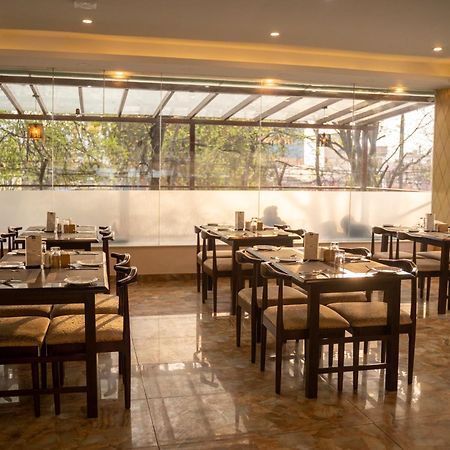 Hotel Black Diamond - Transit Point Inside Hotel กาฐมาณฑุ ภายนอก รูปภาพ