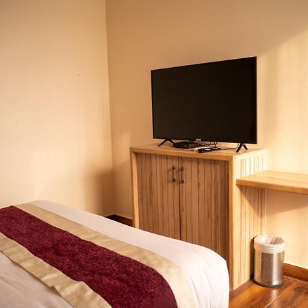 Hotel Black Diamond - Transit Point Inside Hotel กาฐมาณฑุ ภายนอก รูปภาพ