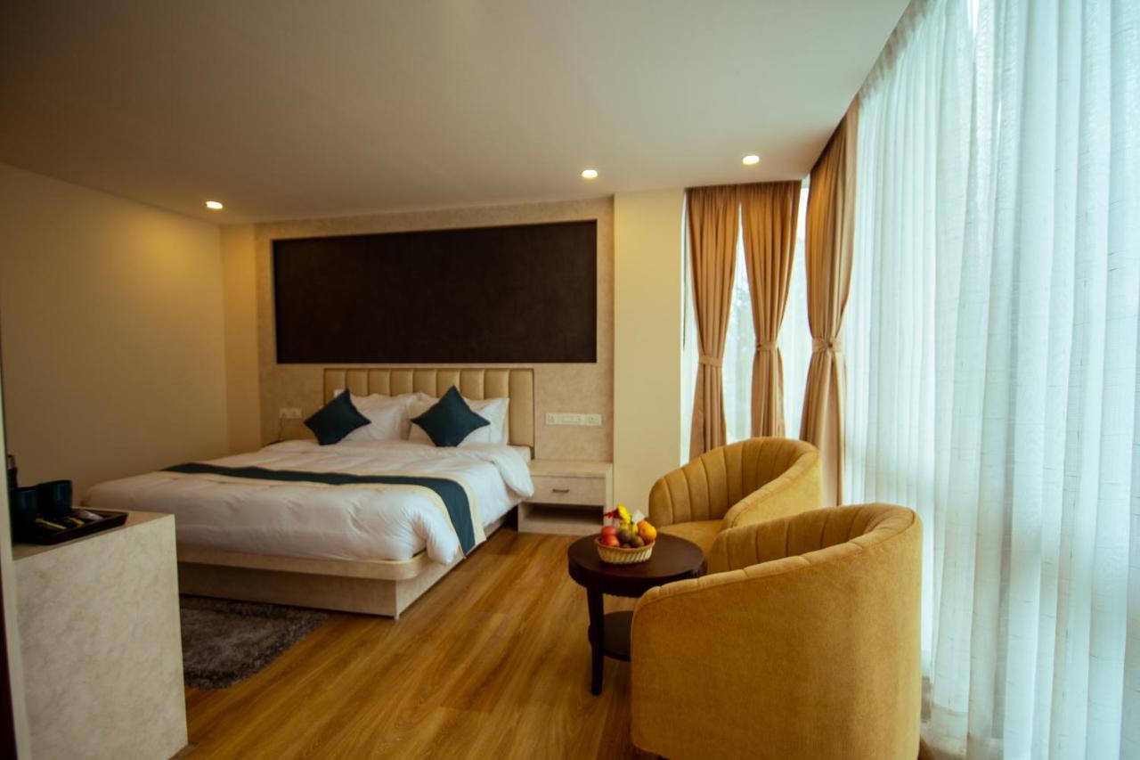 Hotel Black Diamond - Transit Point Inside Hotel กาฐมาณฑุ ภายนอก รูปภาพ