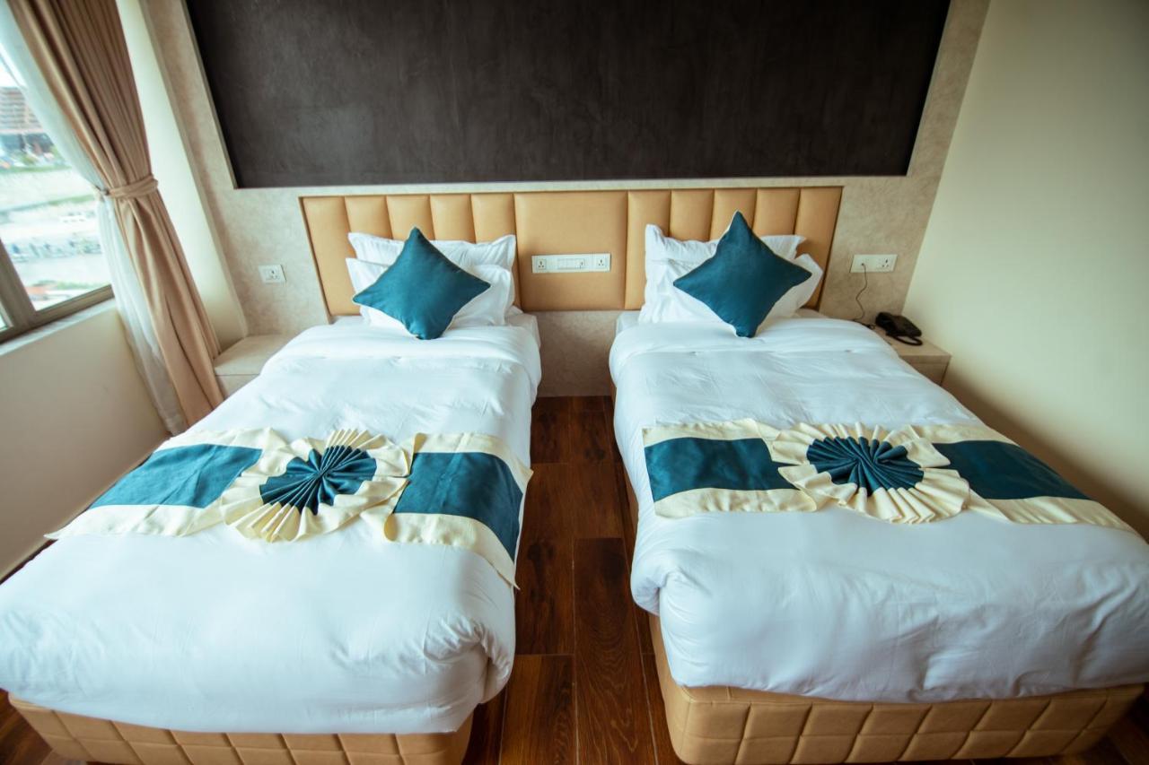 Hotel Black Diamond - Transit Point Inside Hotel กาฐมาณฑุ ภายนอก รูปภาพ