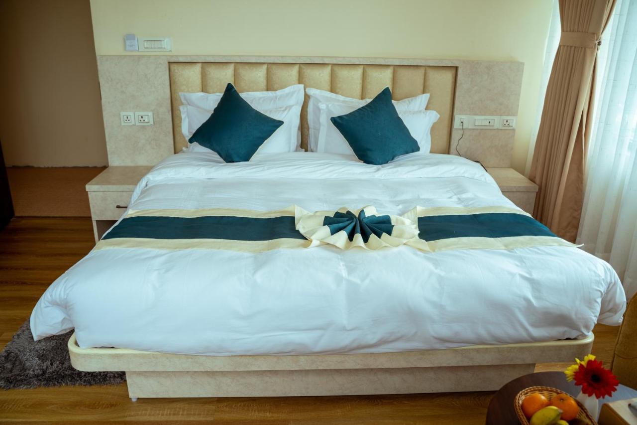 Hotel Black Diamond - Transit Point Inside Hotel กาฐมาณฑุ ภายนอก รูปภาพ