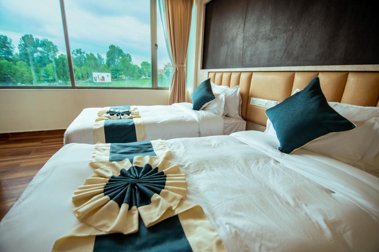 Hotel Black Diamond - Transit Point Inside Hotel กาฐมาณฑุ ภายนอก รูปภาพ