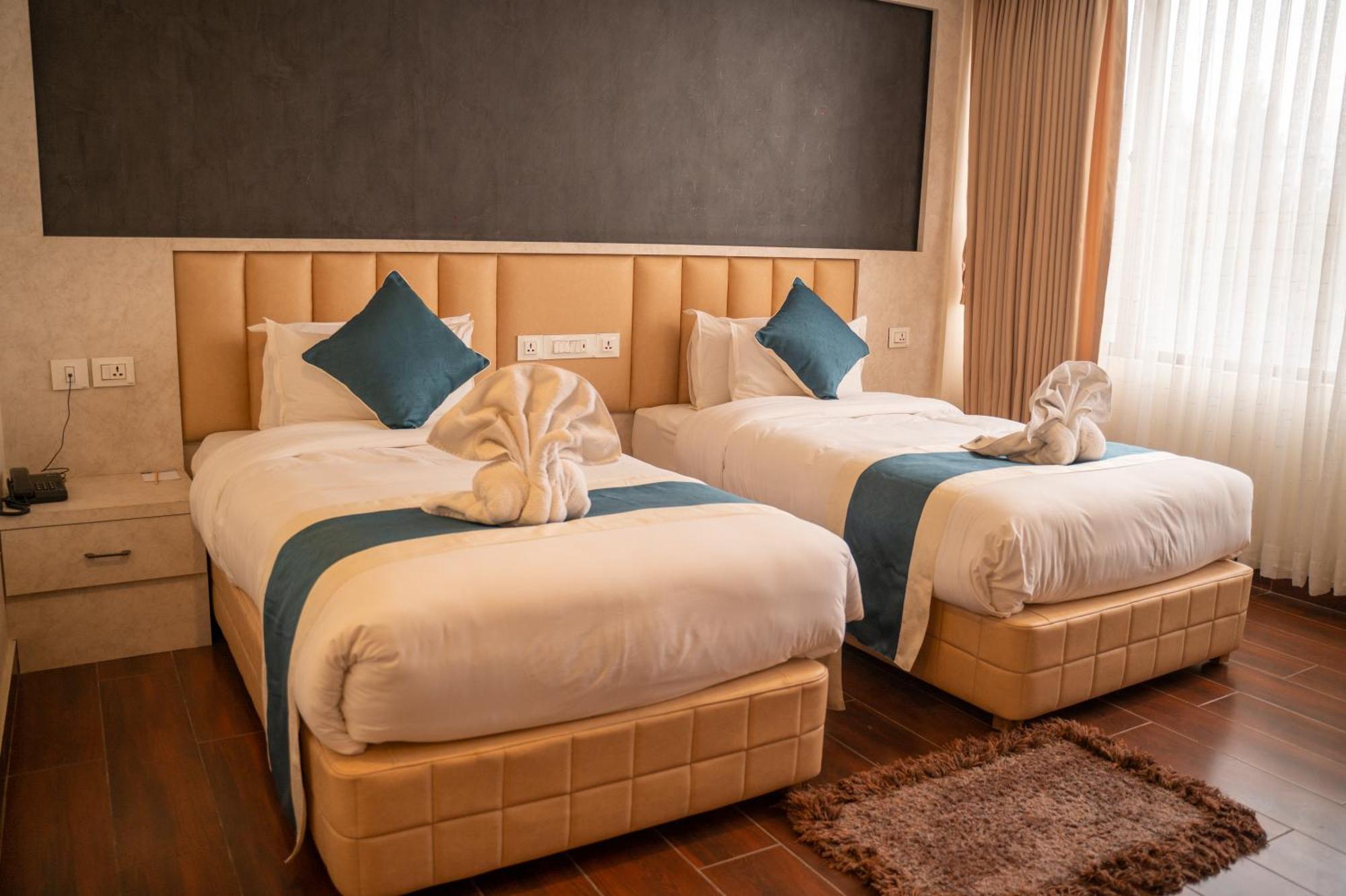 Hotel Black Diamond - Transit Point Inside Hotel กาฐมาณฑุ ภายนอก รูปภาพ